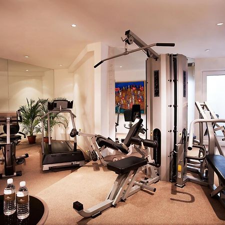굿우드 파크 호텔 싱가포르 외부 사진 A home gym