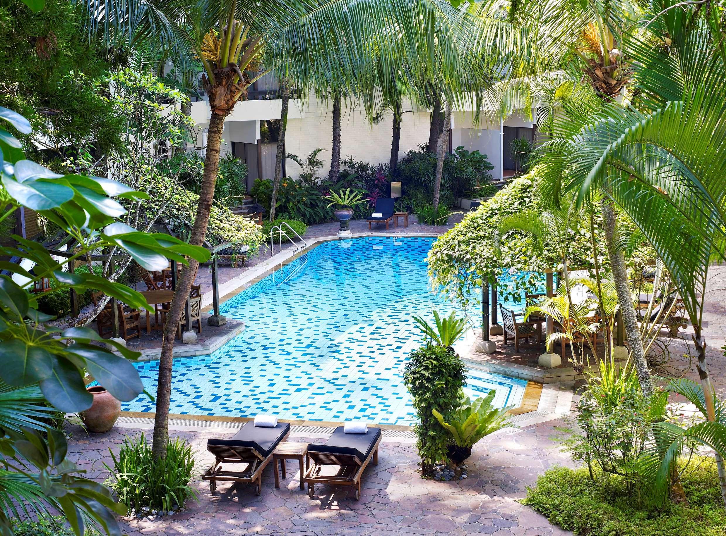 굿우드 파크 호텔 싱가포르 시설 사진 The swimming pool at the hotel
