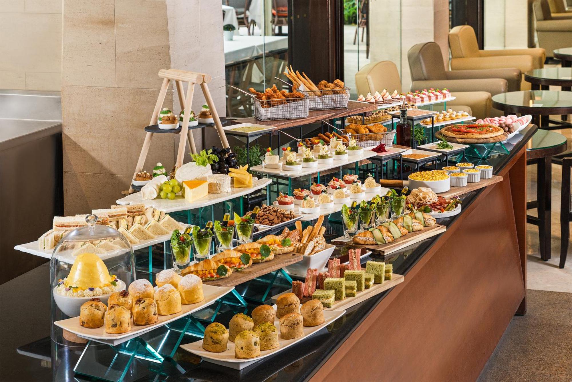 굿우드 파크 호텔 싱가포르 외부 사진 A buffet at a hotel
